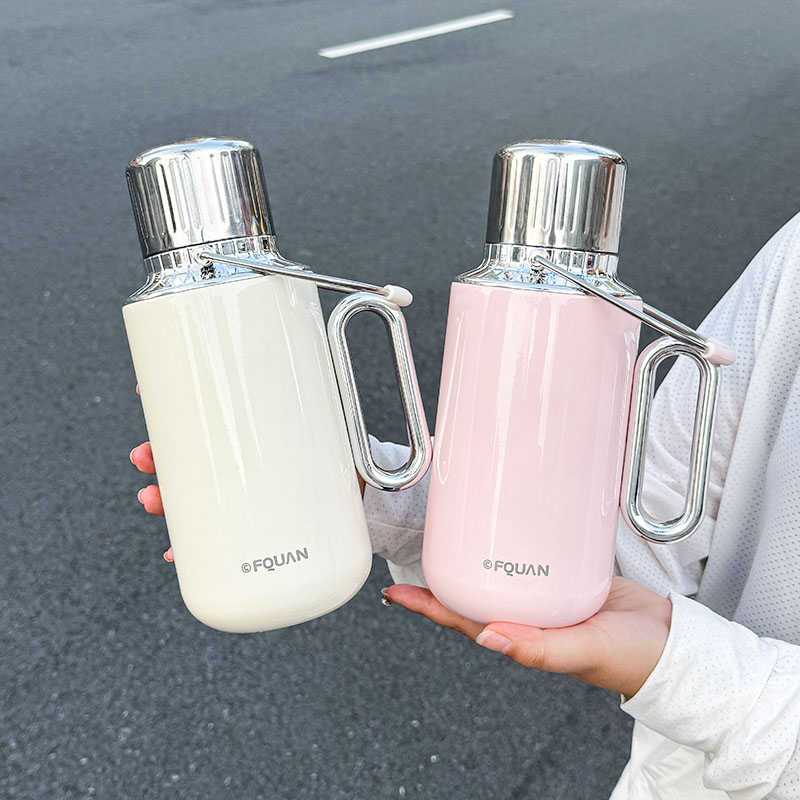زجاجة ماء معزولة من الفولاذ ال - مراجعة Sports Water Bottle Insulated وسعره
